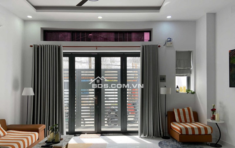 Bán nhà sát căn mặt tiền đường Tỉnh Lộ 10, DT 63m2, xây mới 1 trệt, 1 lầu